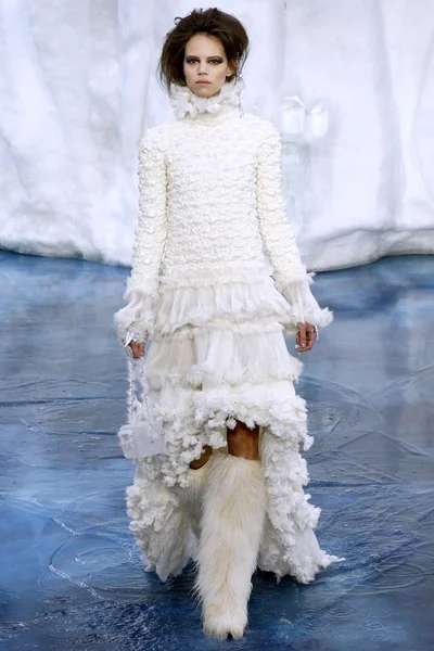 Look 77